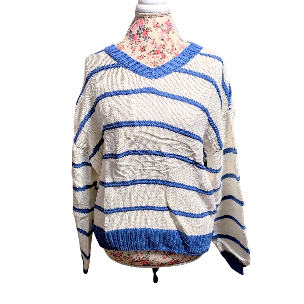 Striped V-neck Semi-cropped Sweater